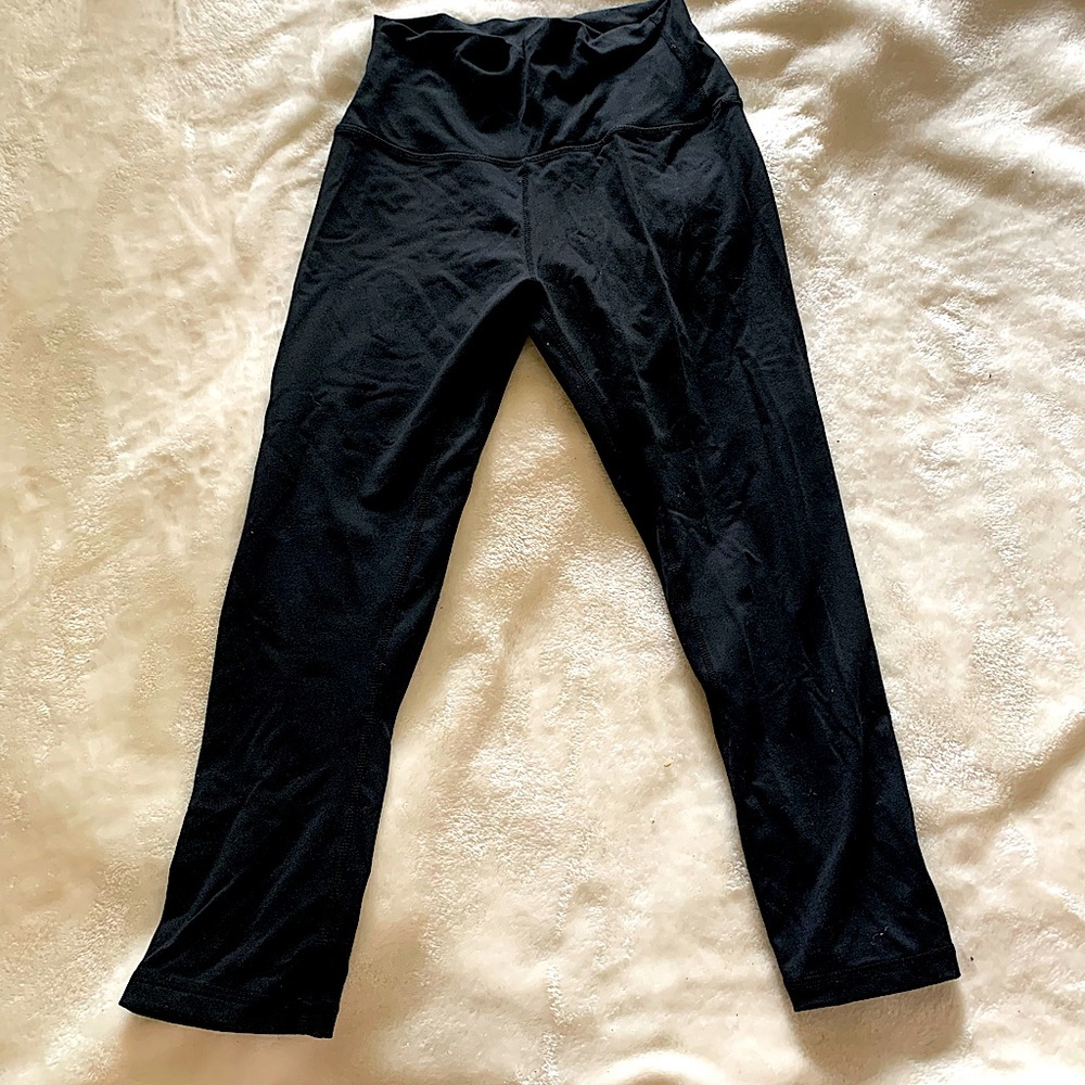Zyia Active Wear Women’s Cropped Black Leggings 4